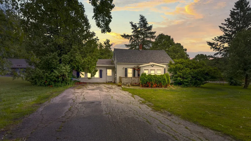 176 Main Street Sabattus ME 04280
