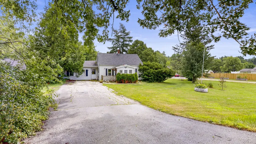 176 Main Street Sabattus ME 04280