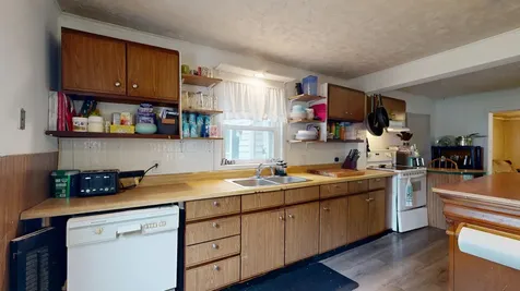 176 Main Street Sabattus ME 04280