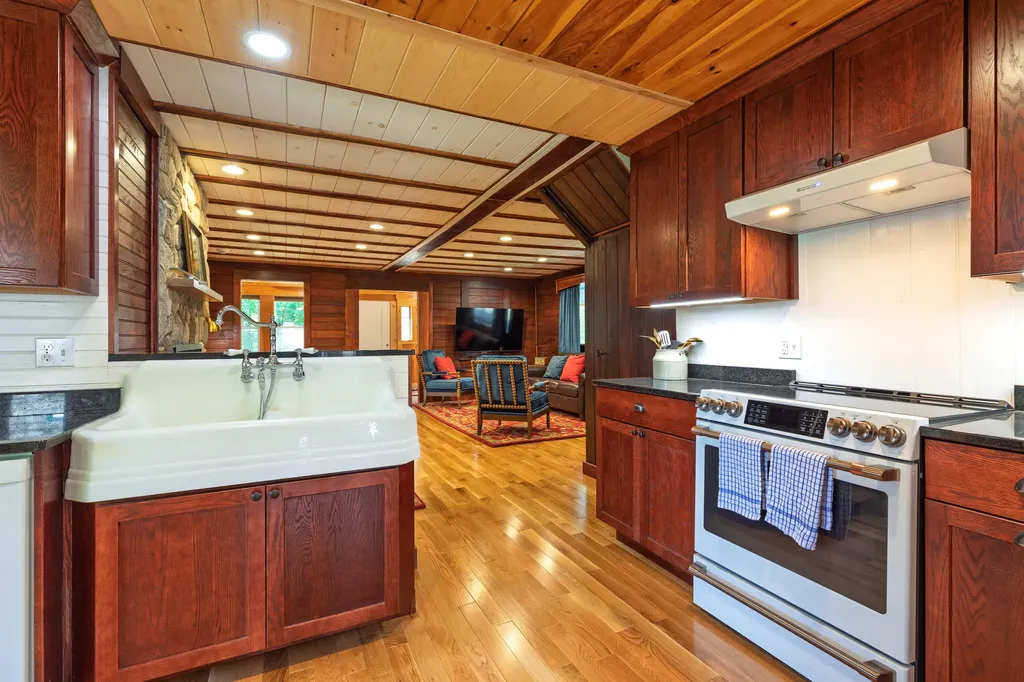 33 Sunshine Farm Road Litchfield ME 04350