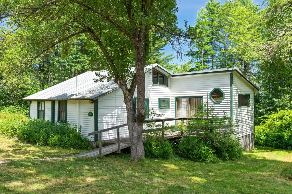 33 Sunshine Farm Road Litchfield ME 04350