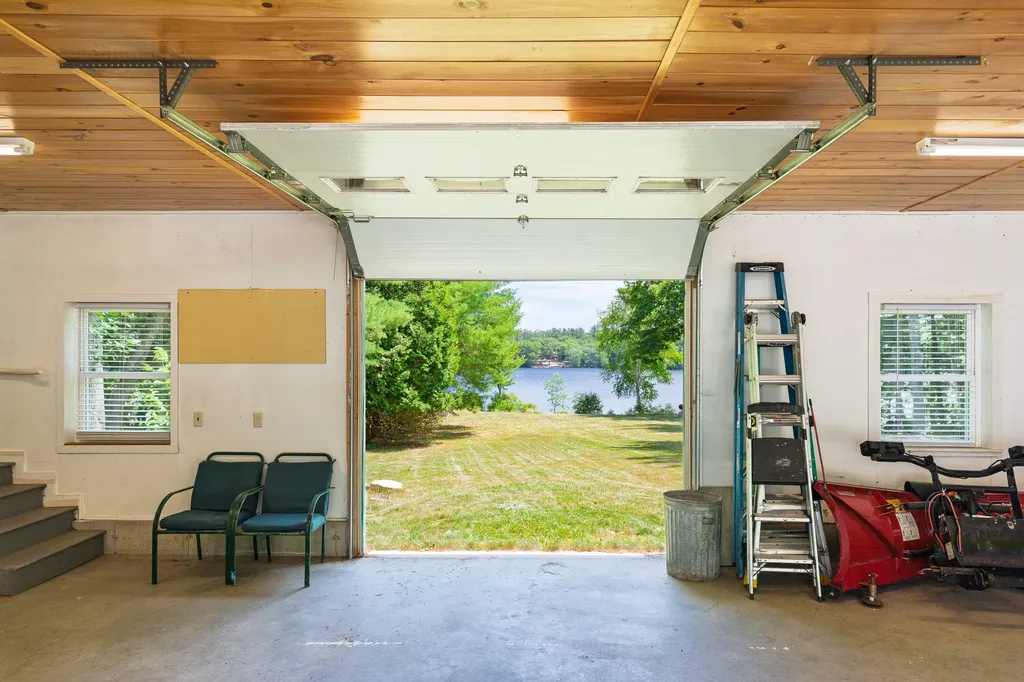 33 Sunshine Farm Road Litchfield ME 04350