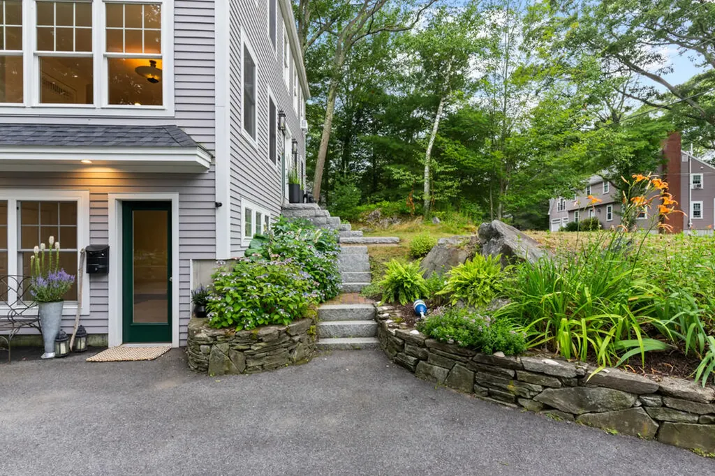 5 Hemlock Hill Road Cape Elizabeth ME 04107