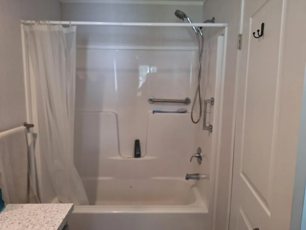 20 Oxbow Drive Lewiston ME 04240