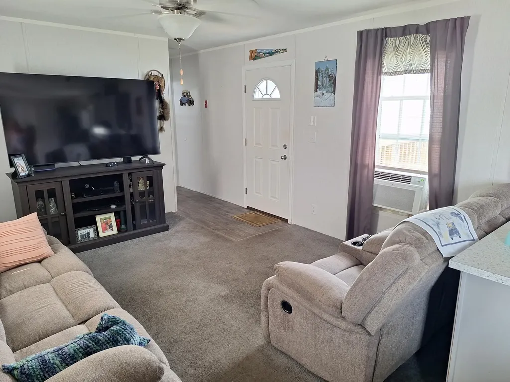 20 Oxbow Drive Lewiston ME 04240