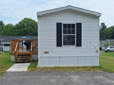 20 Oxbow Drive Lewiston ME 04240