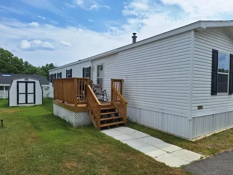 20 Oxbow Drive Lewiston ME 04240