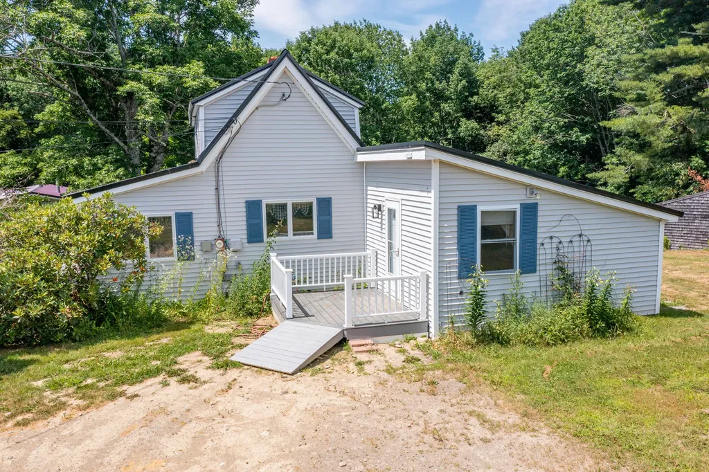 7 & 9 Merithew Road Searsport ME 04974