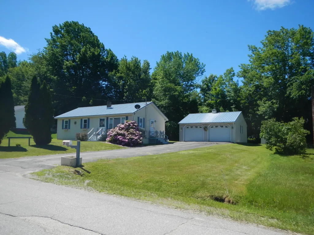 9 Tibbetts Drive Lincoln ME 04457