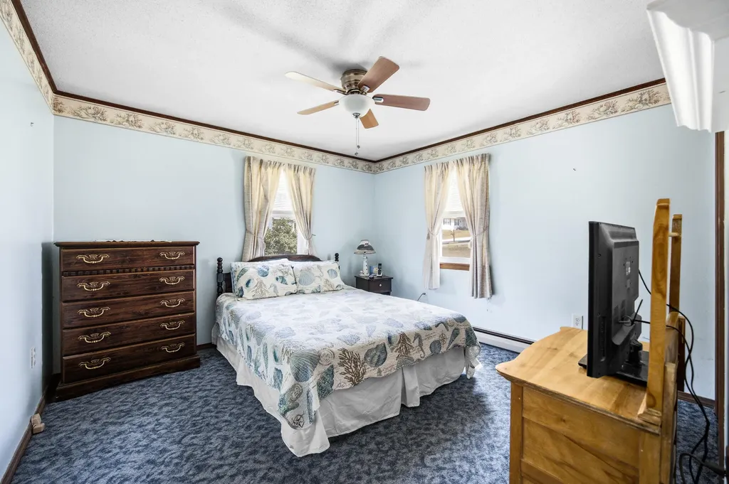 9 Tibbetts Drive Lincoln ME 04457