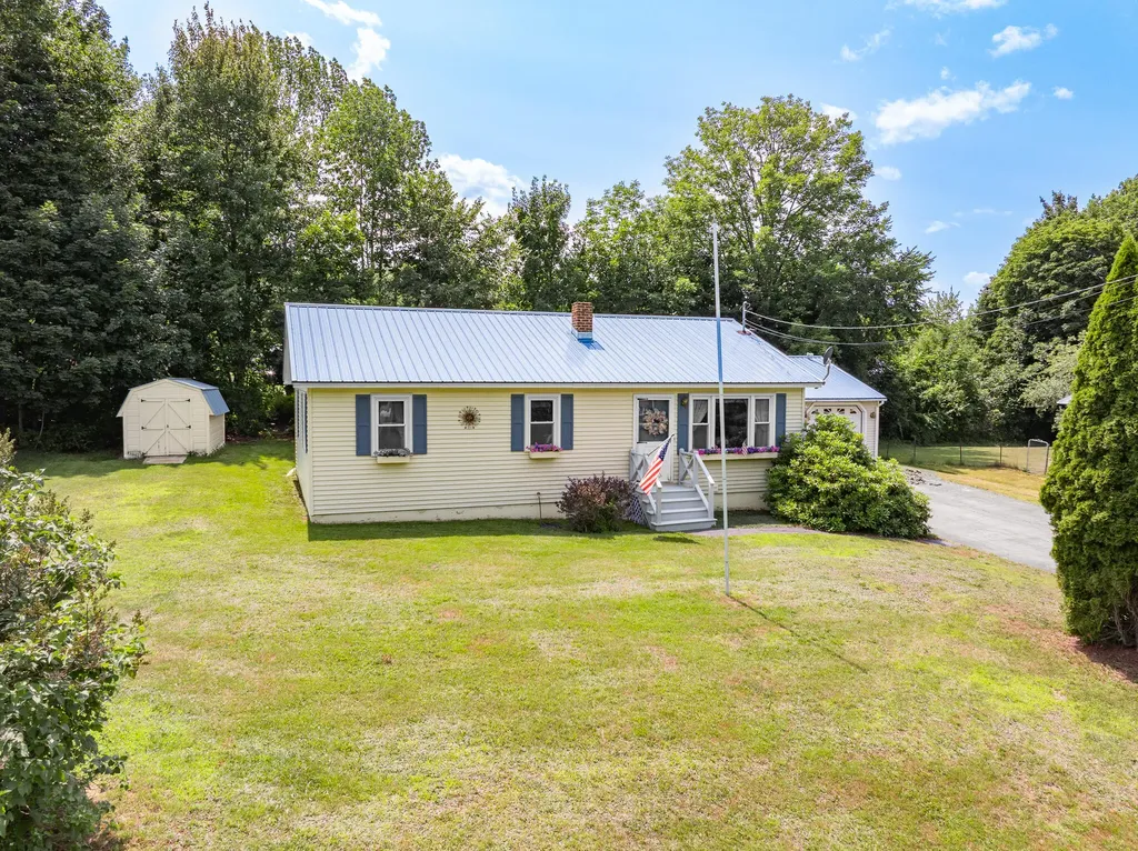 9 Tibbetts Drive Lincoln ME 04457