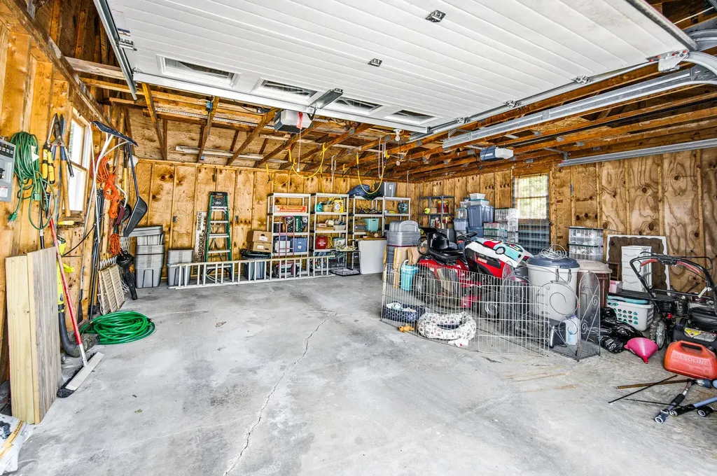 9 Tibbetts Drive Lincoln ME 04457