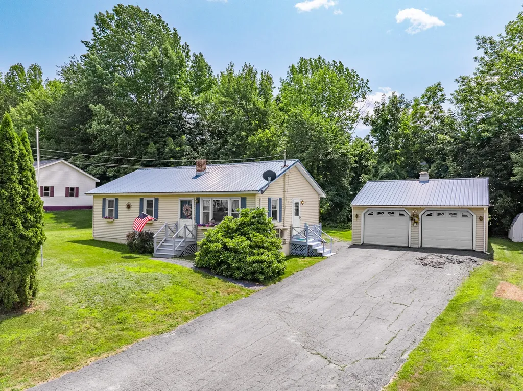 9 Tibbetts Drive Lincoln ME 04457