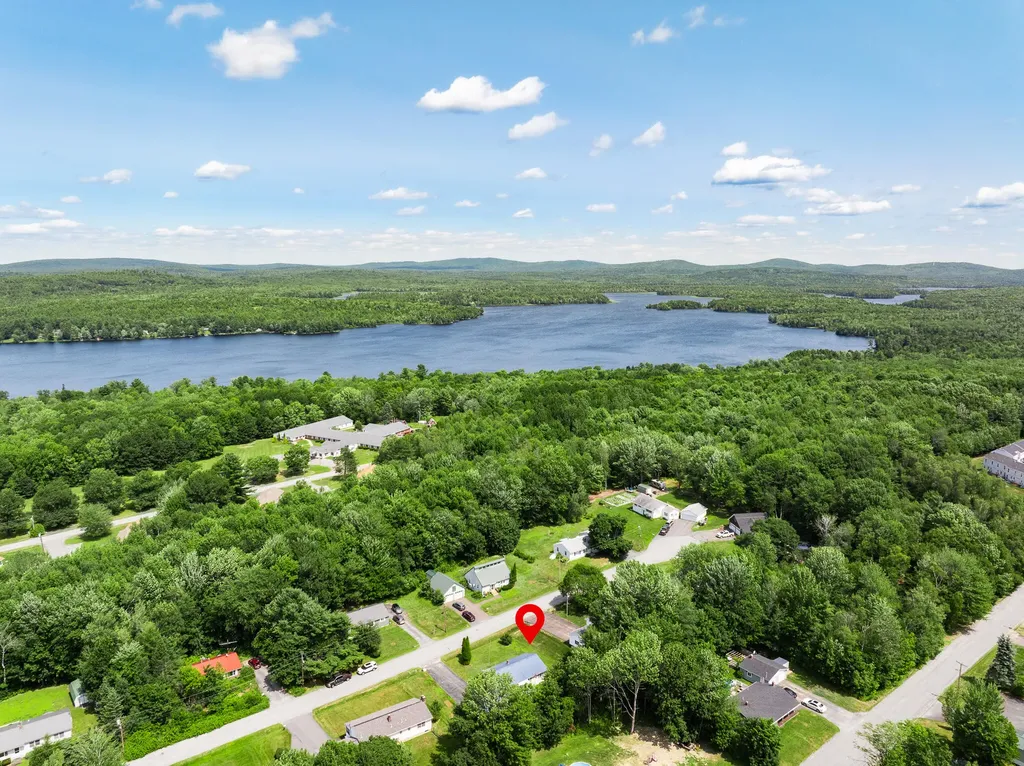 9 Tibbetts Drive Lincoln ME 04457