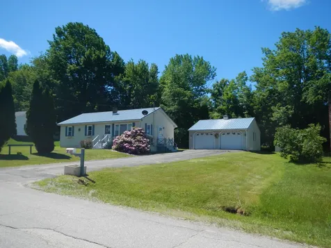 9 Tibbetts Drive Lincoln ME 04457