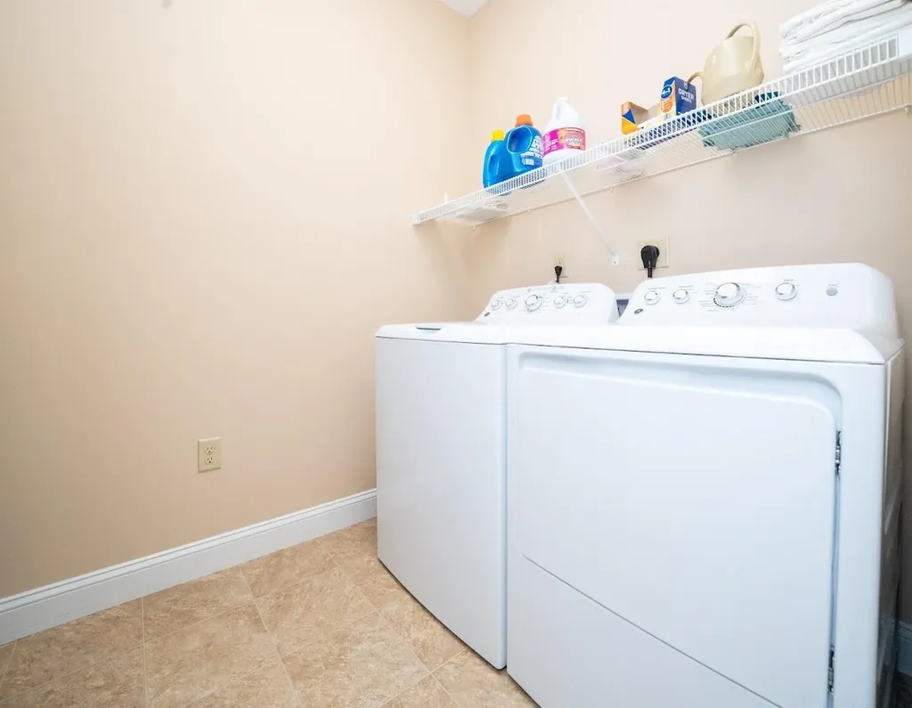 207 Corinth Road Hudson ME 04449