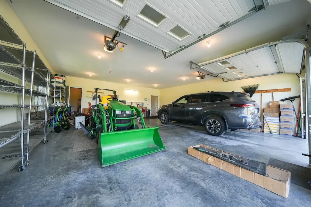 207 Corinth Road Hudson ME 04449