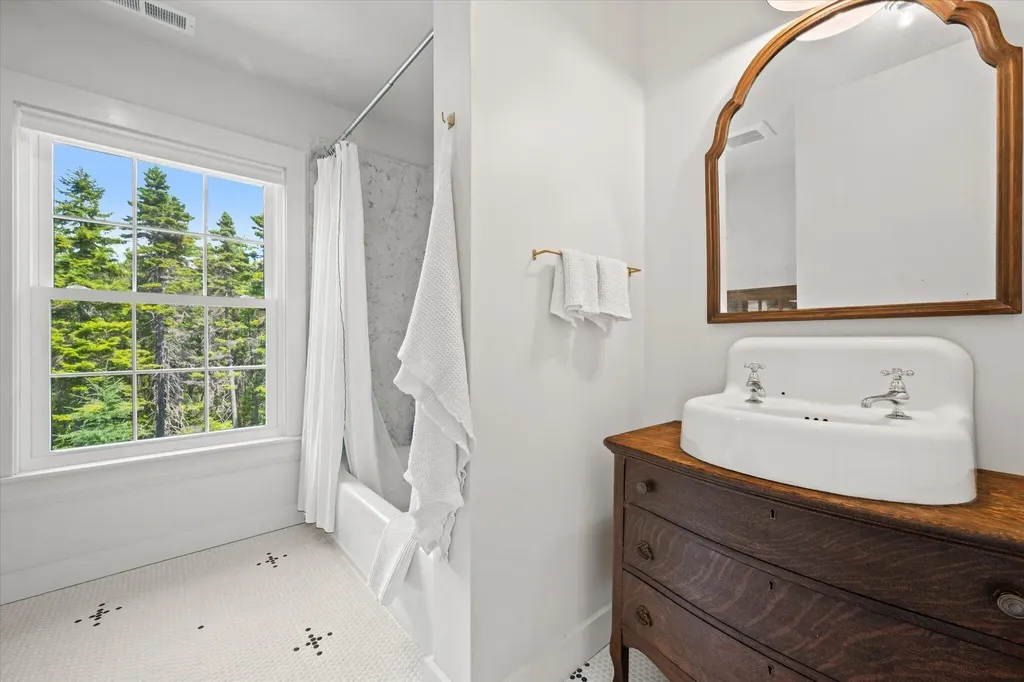 45 Traditional Way Tremont ME 04612