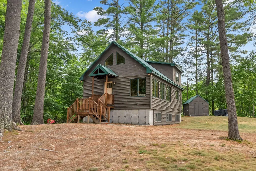 122 Mayberry Road Gray ME 04039