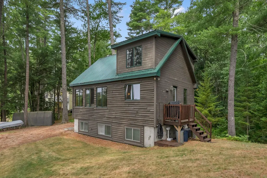 122 Mayberry Road Gray ME 04039