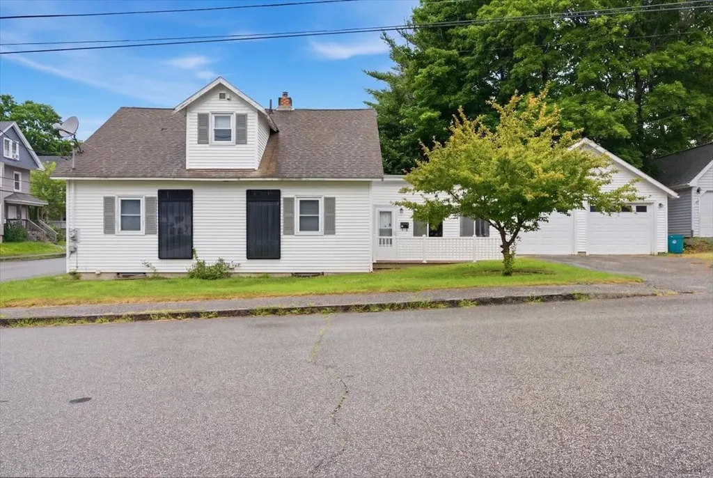 15 Sylvan Avenue Lewiston ME 04240