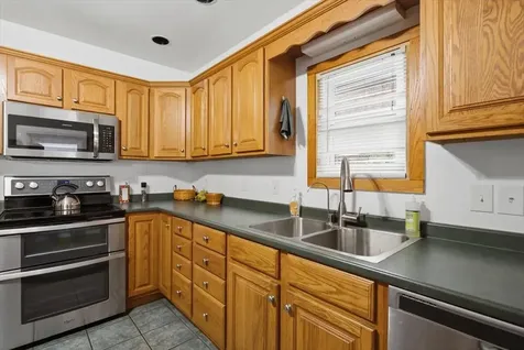 15 Sylvan Avenue Lewiston ME 04240
