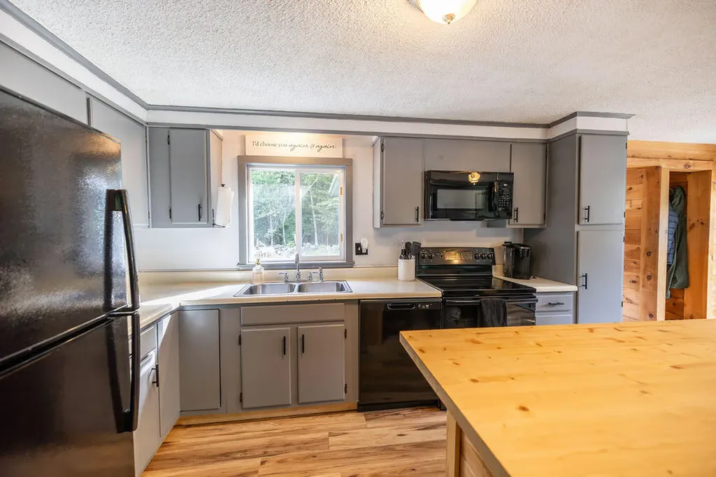 107 Benson Road West Gardiner ME 04345