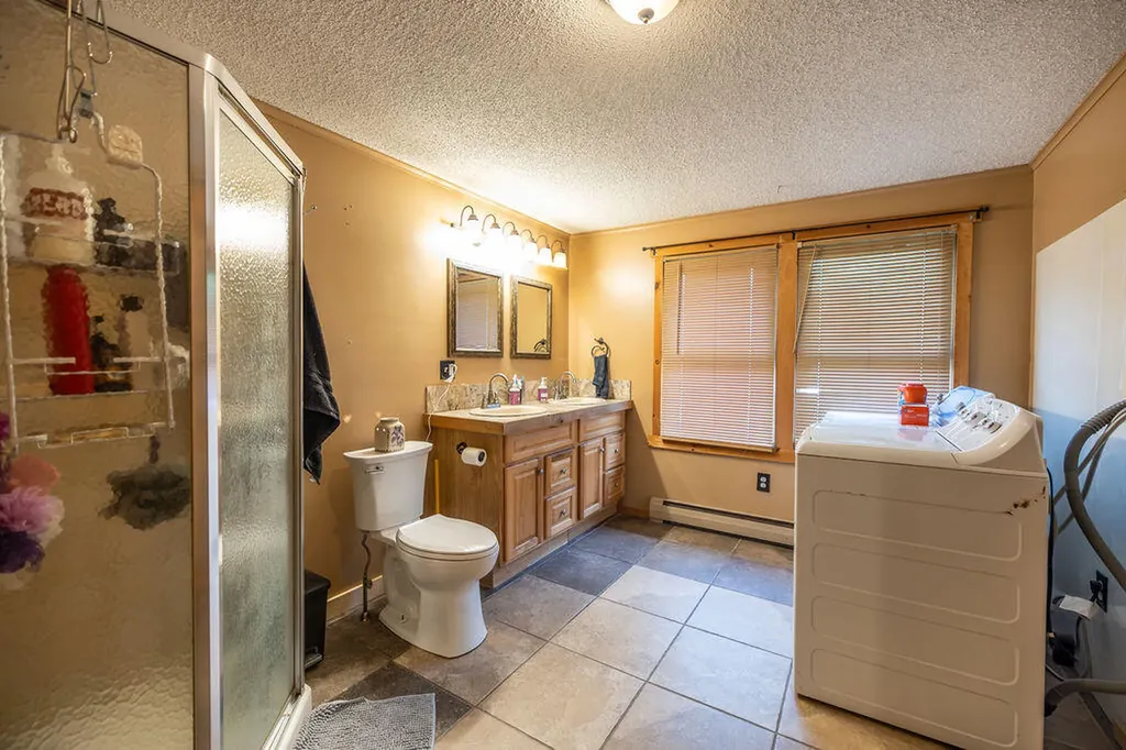 107 Benson Road West Gardiner ME 04345
