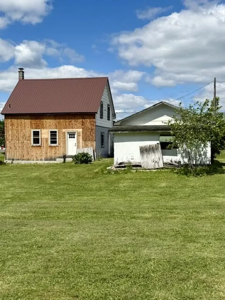 353 U.s. 1 Route 1 Frenchville ME 04745