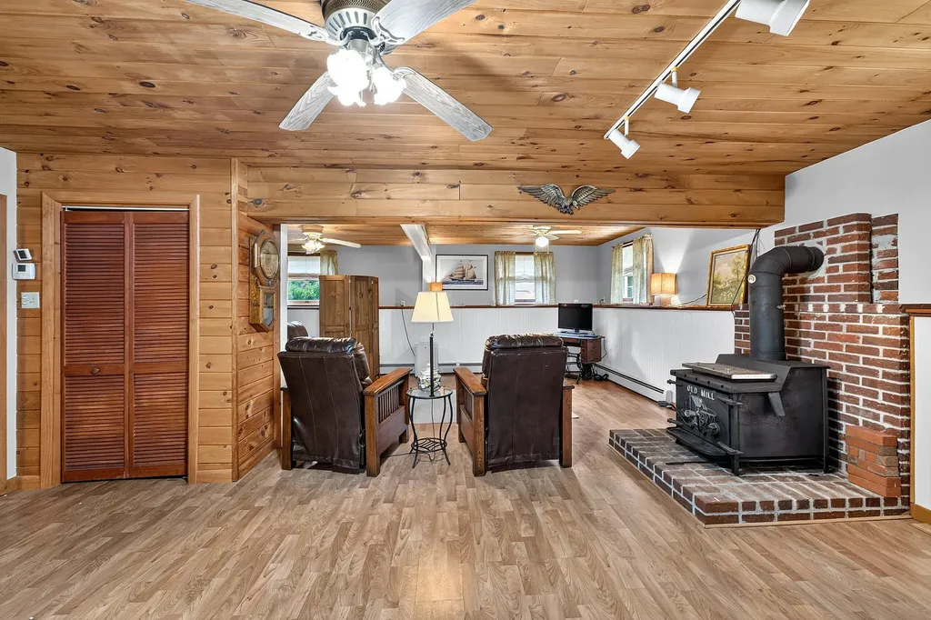 24 Rossignol Avenue Oakland ME 04963