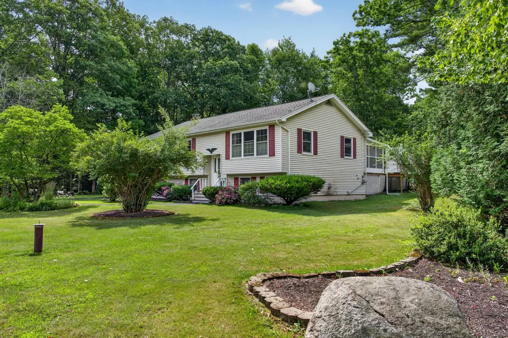 24 Rossignol Avenue Oakland ME 04963