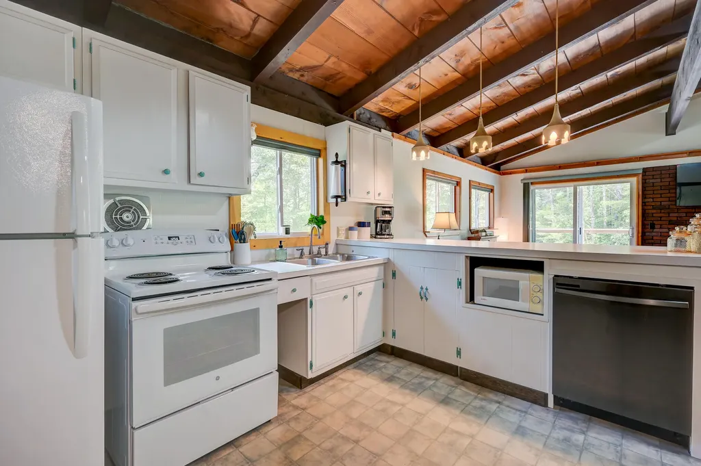 11 Keene Lane Bridgton ME 04037