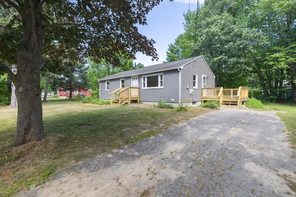 27 Oriole Street Westbrook ME 04092