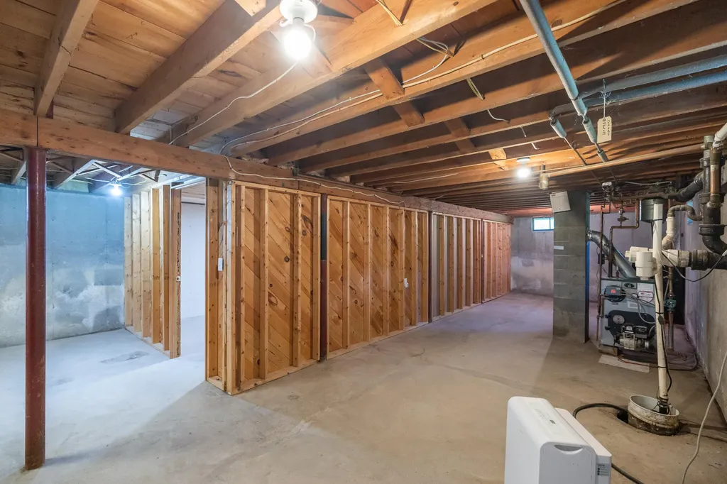 27 Oriole Street Westbrook ME 04092