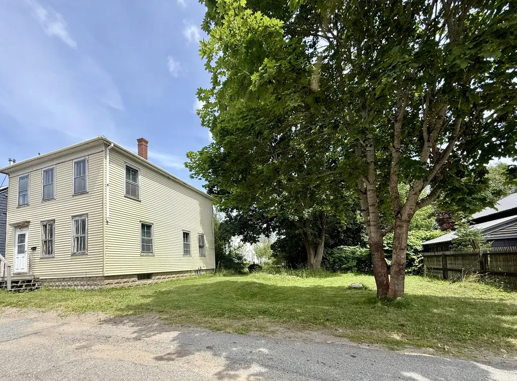 3 Willow Street Eastport ME 04631