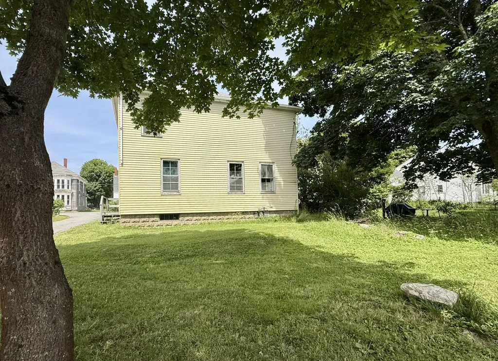 3 Willow Street Eastport ME 04631