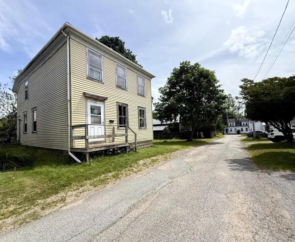 3 Willow Street Eastport ME 04631