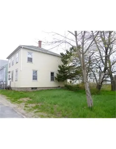 3 Willow Street Eastport ME 04631