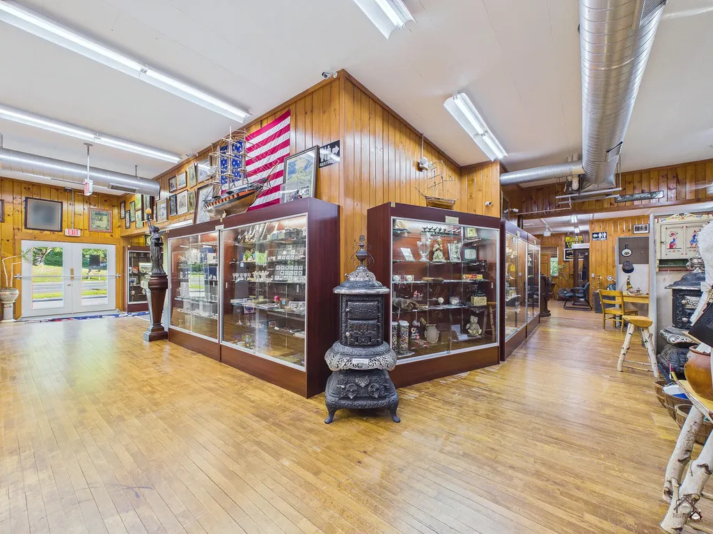 2880 Riverside Drive Vassalboro ME 04989
