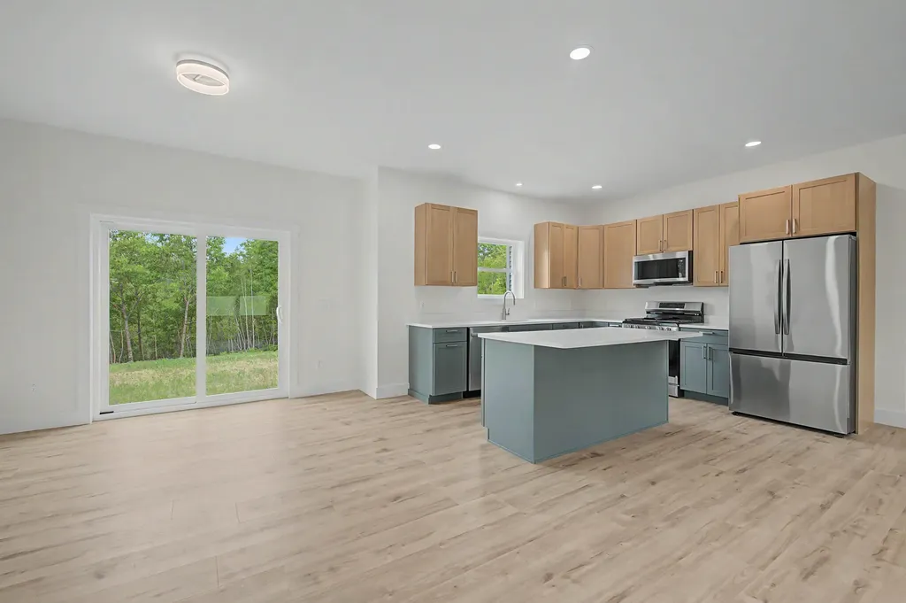18 Rockwood Estates Windsor ME 04363