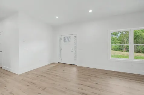 18 Rockwood Estates Windsor ME 04363