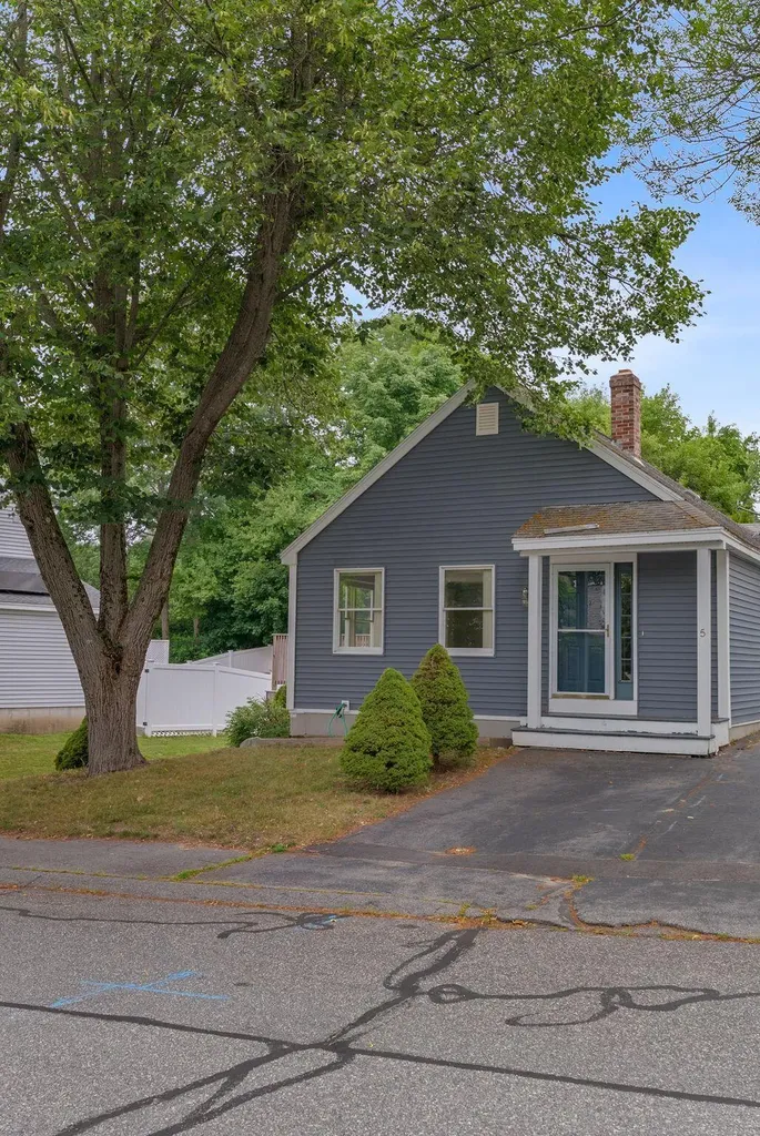 5 Summit Circle Westbrook ME 04092