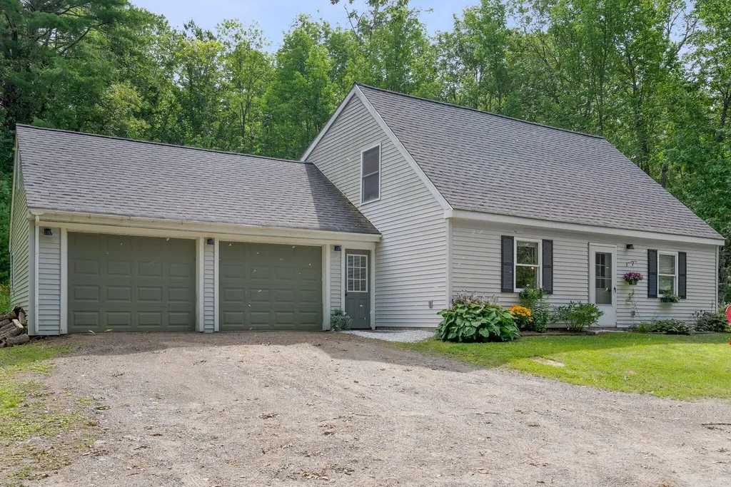 31 Station Hill Road Vassalboro ME 04989