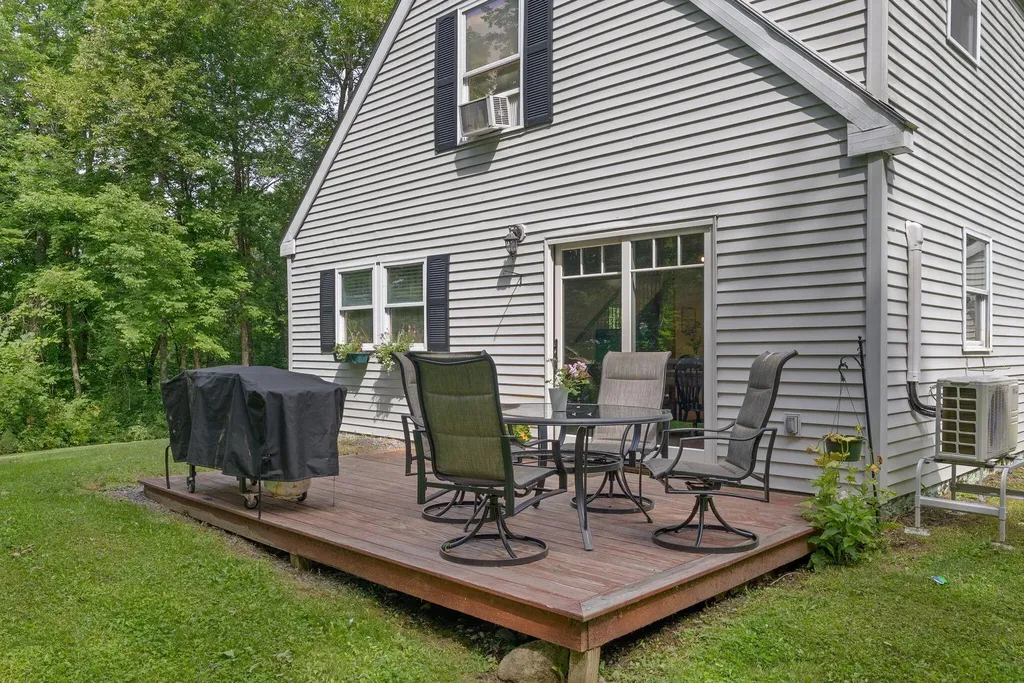 31 Station Hill Road Vassalboro ME 04989