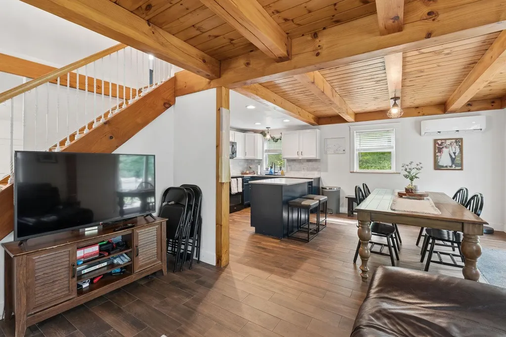 31 Station Hill Road Vassalboro ME 04989