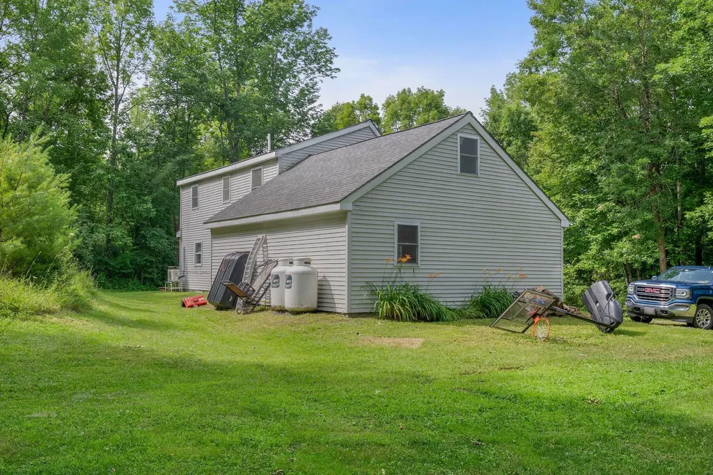 31 Station Hill Road Vassalboro ME 04989