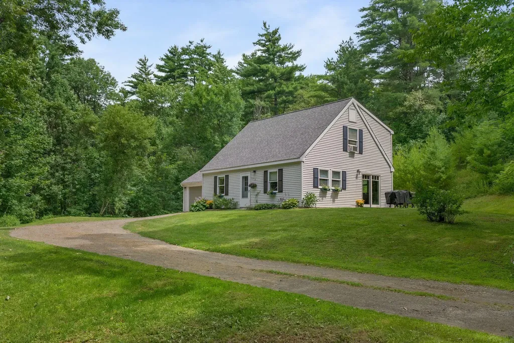 31 Station Hill Road Vassalboro ME 04989