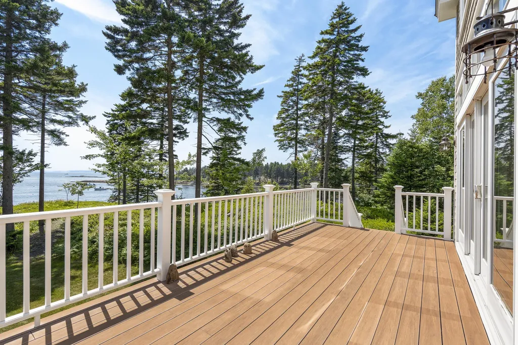 75 Stowaway Road Southport ME 04576
