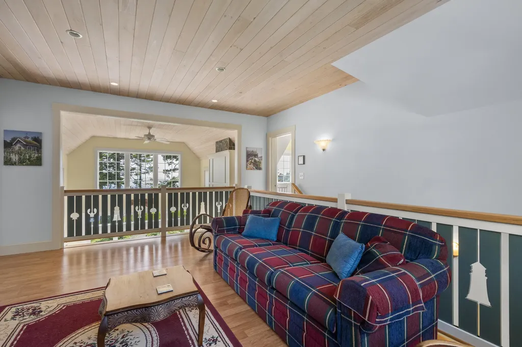 75 Stowaway Road Southport ME 04576