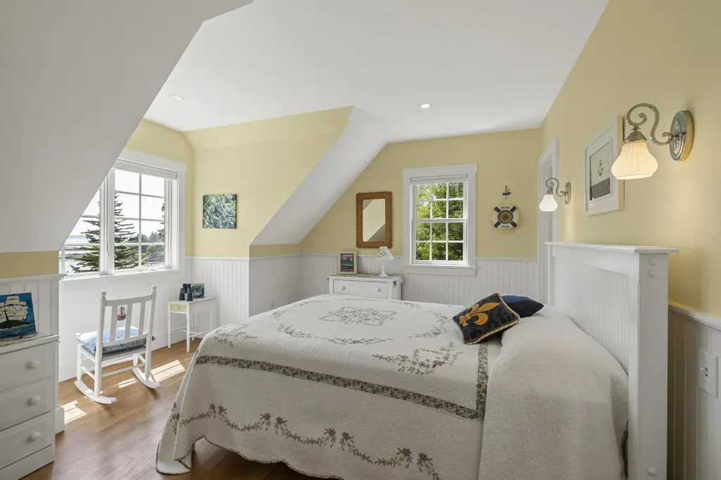 75 Stowaway Road Southport ME 04576